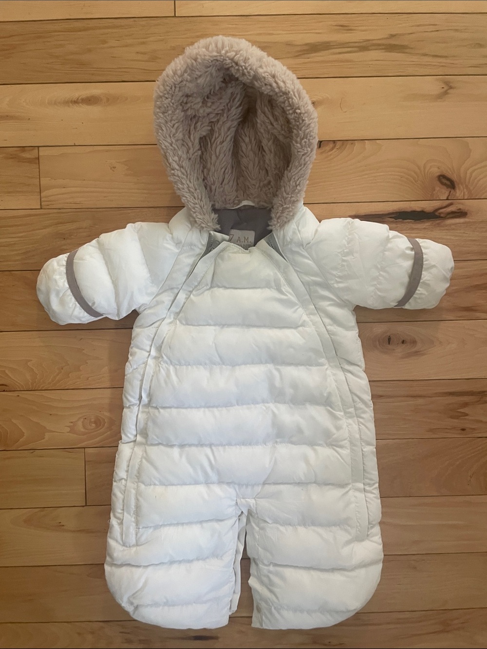 7 AM Enfant White Hooded Infant Puffer Snowsuit/Bunting with Faux-Fur Trim